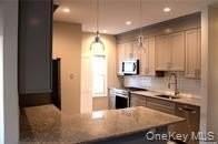 32 E Fulton St - Photo 5 of 29