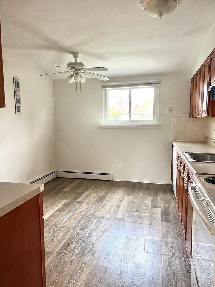 66 Hawthorne Ave ## 68 - Photo 5 of 15