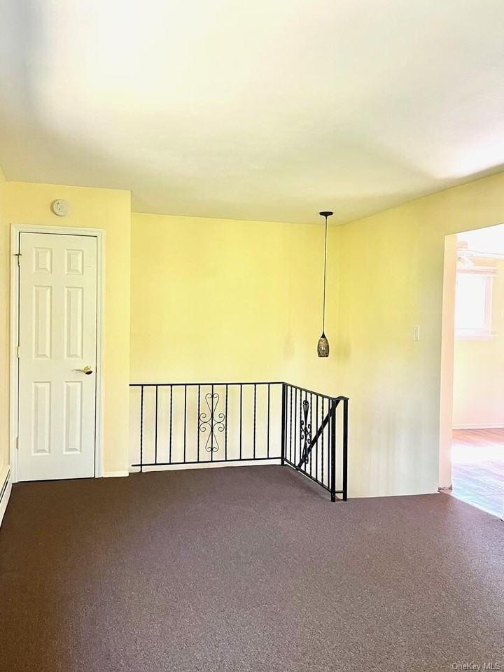 66 Hawthorne Ave ## 68 - Photo 6 of 15