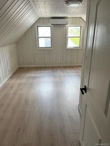 345 Walton St - Photo 7 of 23