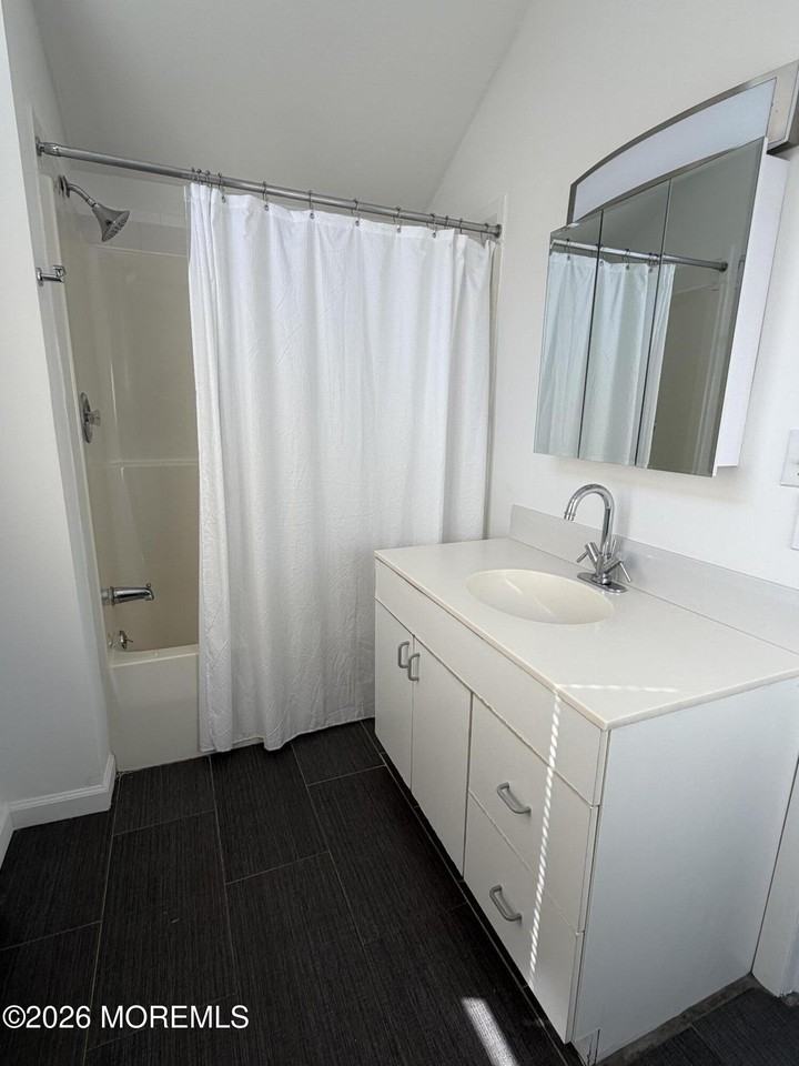 133 Randall Ave #3 - Photo 4 of 9