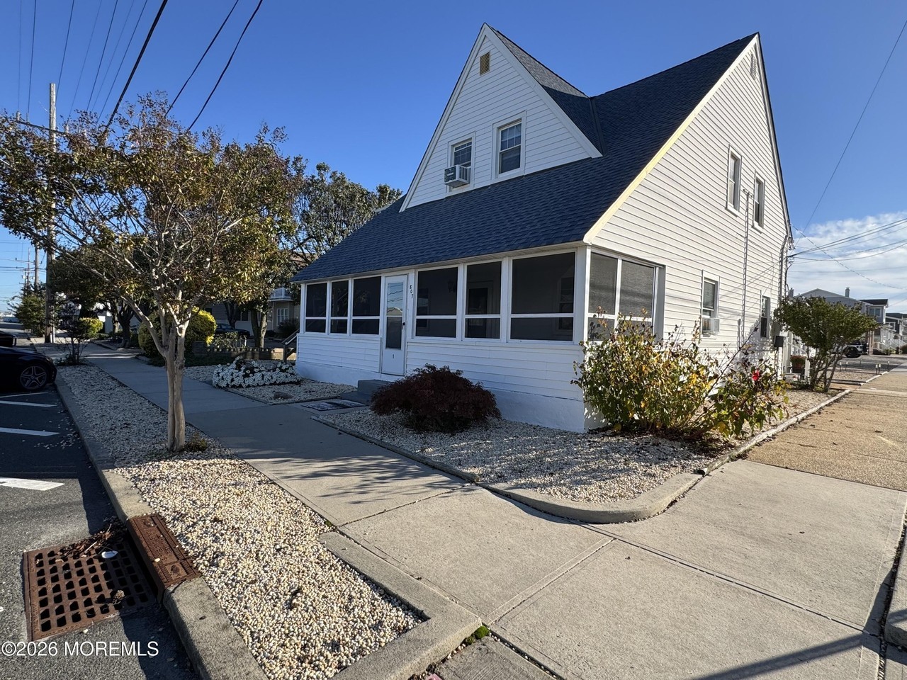 807 Grand Central Ave #1 - Photo 2 of 9