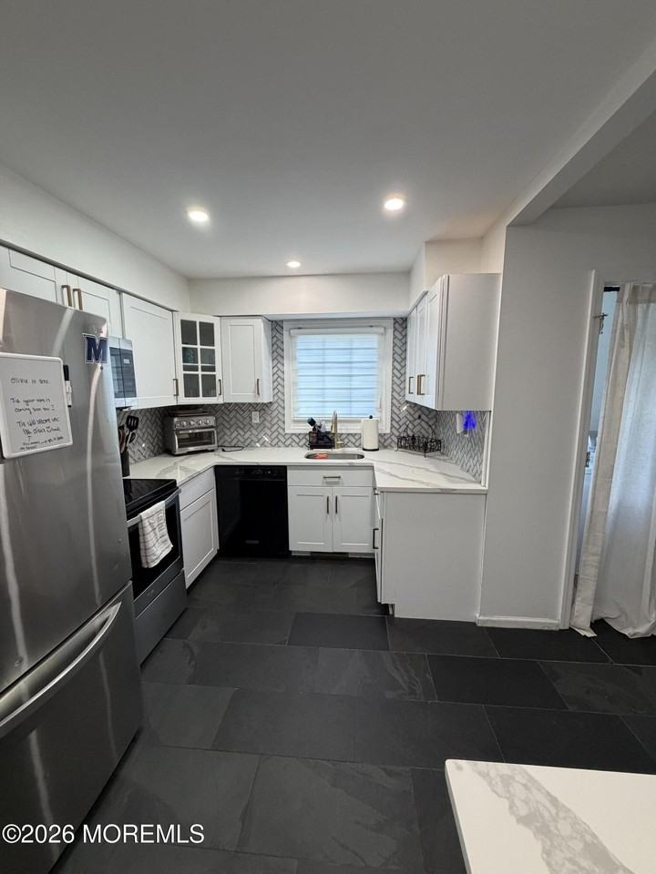 1705 Westfield St - Photo 5 of 15