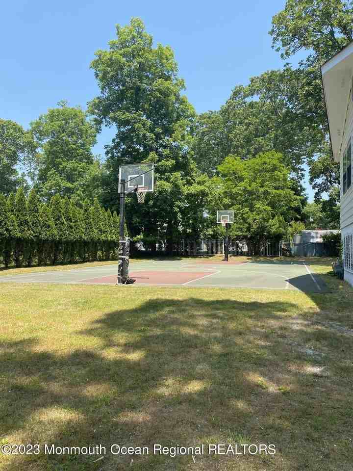 275 Garfield Ave - Photo 3 of 14