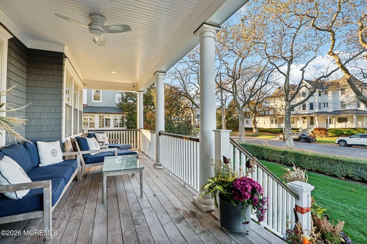 203 Monmouth Ave - Photo 4 of 50