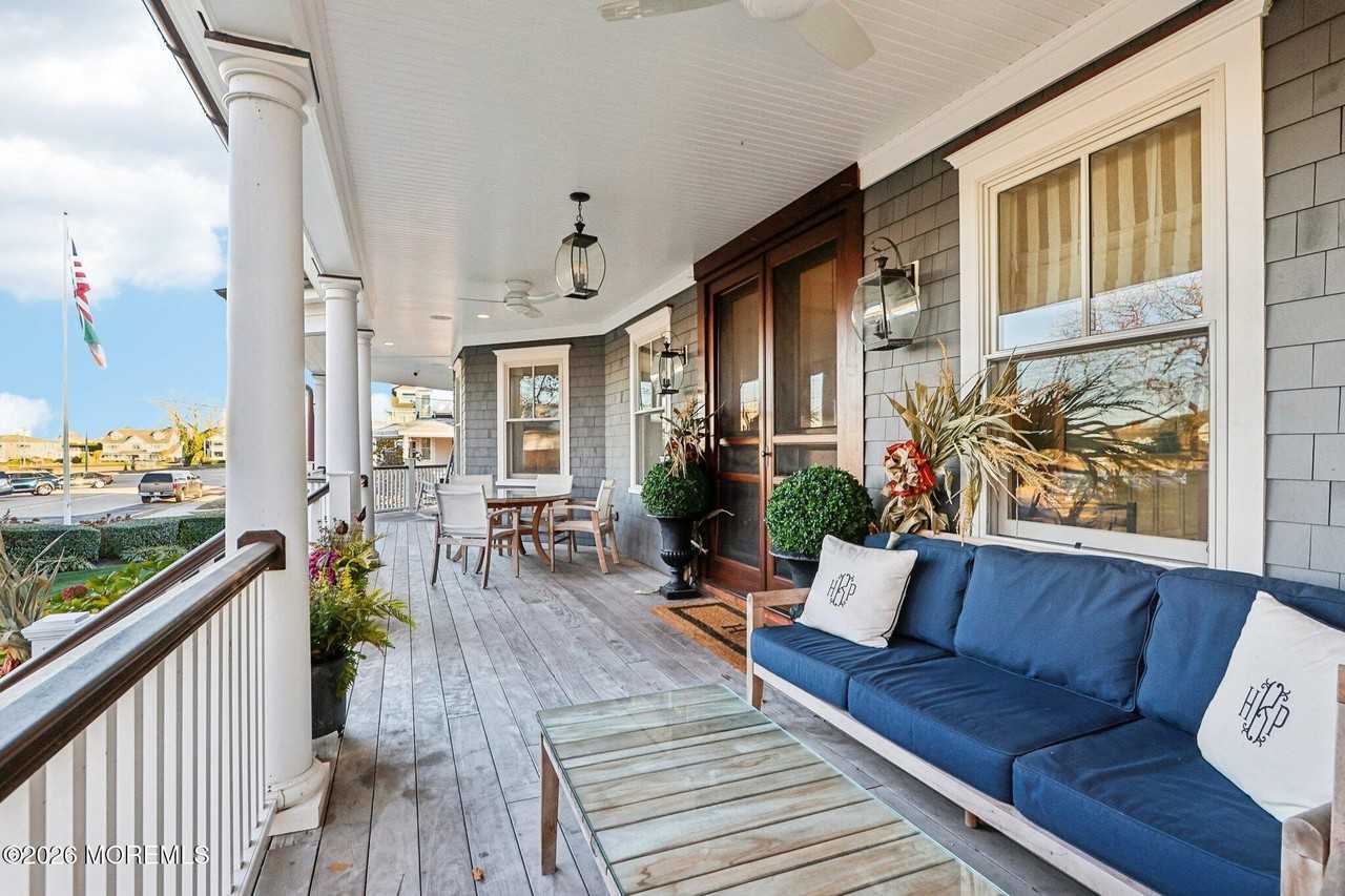 203 Monmouth Ave - Photo 6 of 50