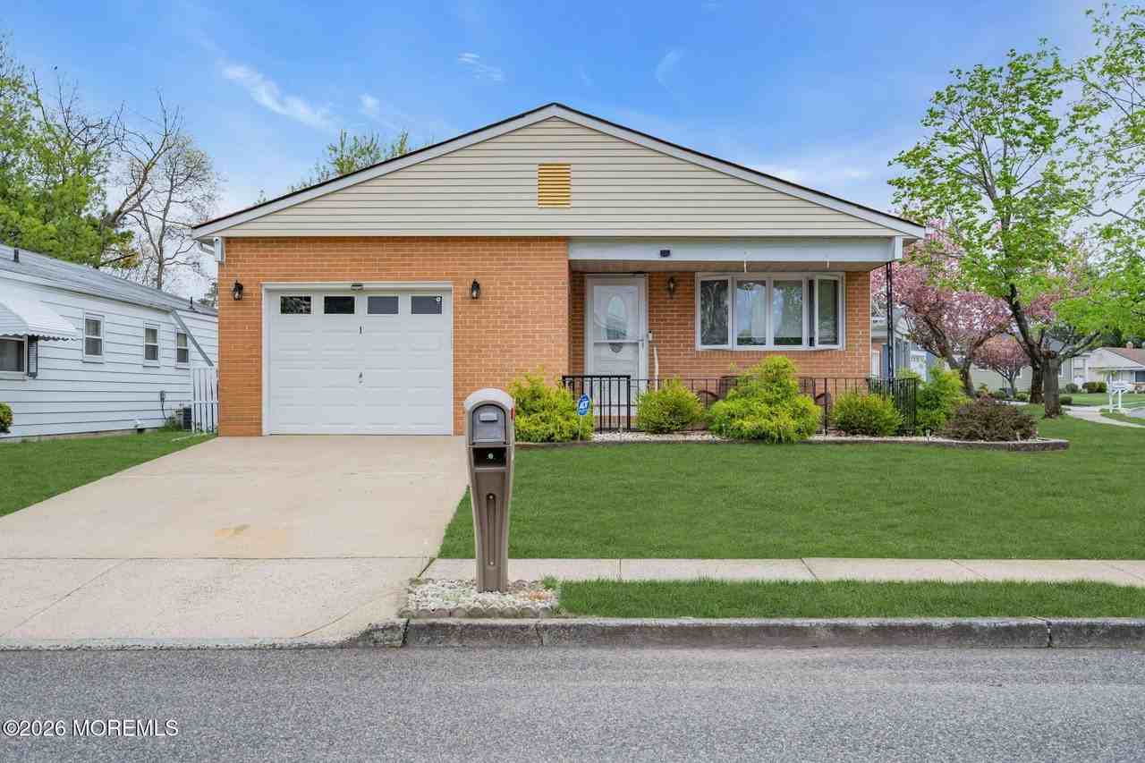 1 Speighstown Pl - Photo 4 of 36