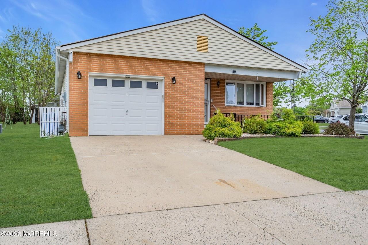 1 Speighstown Pl - Photo 5 of 36
