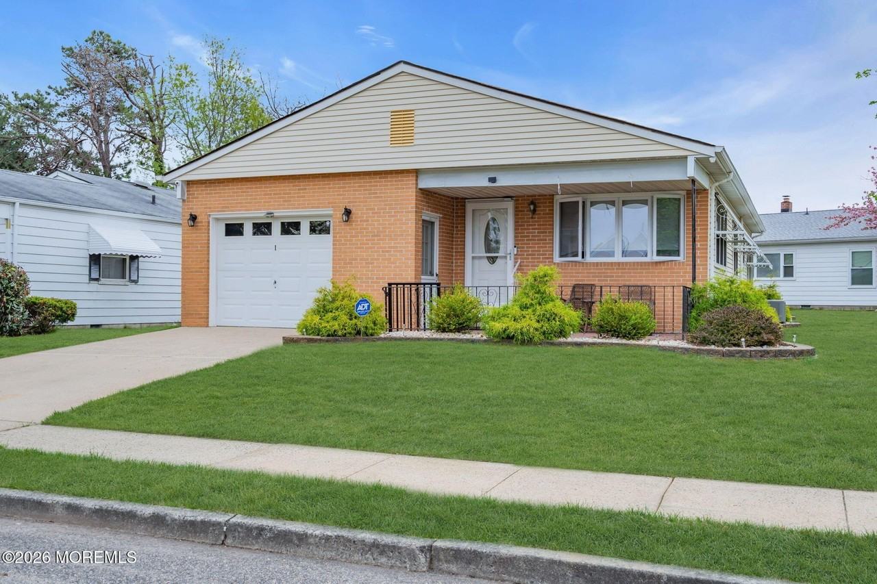 1 Speighstown Pl - Photo 6 of 36