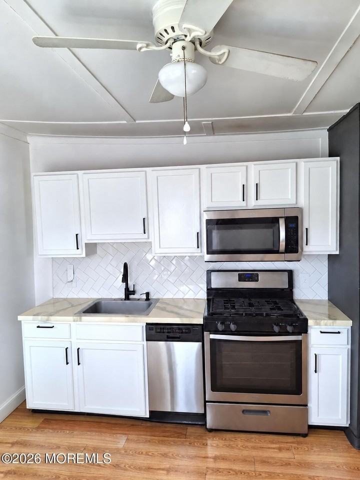 520 Main Ave - Photo 2 of 15