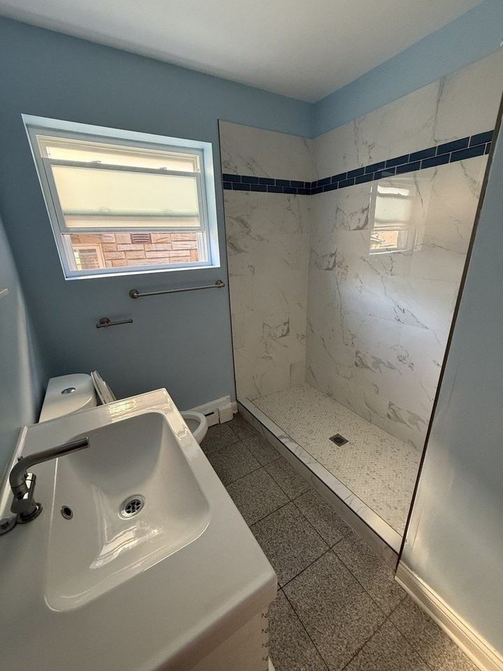 1648 N Mcvicker Ave #1 - Photo 6 of 10