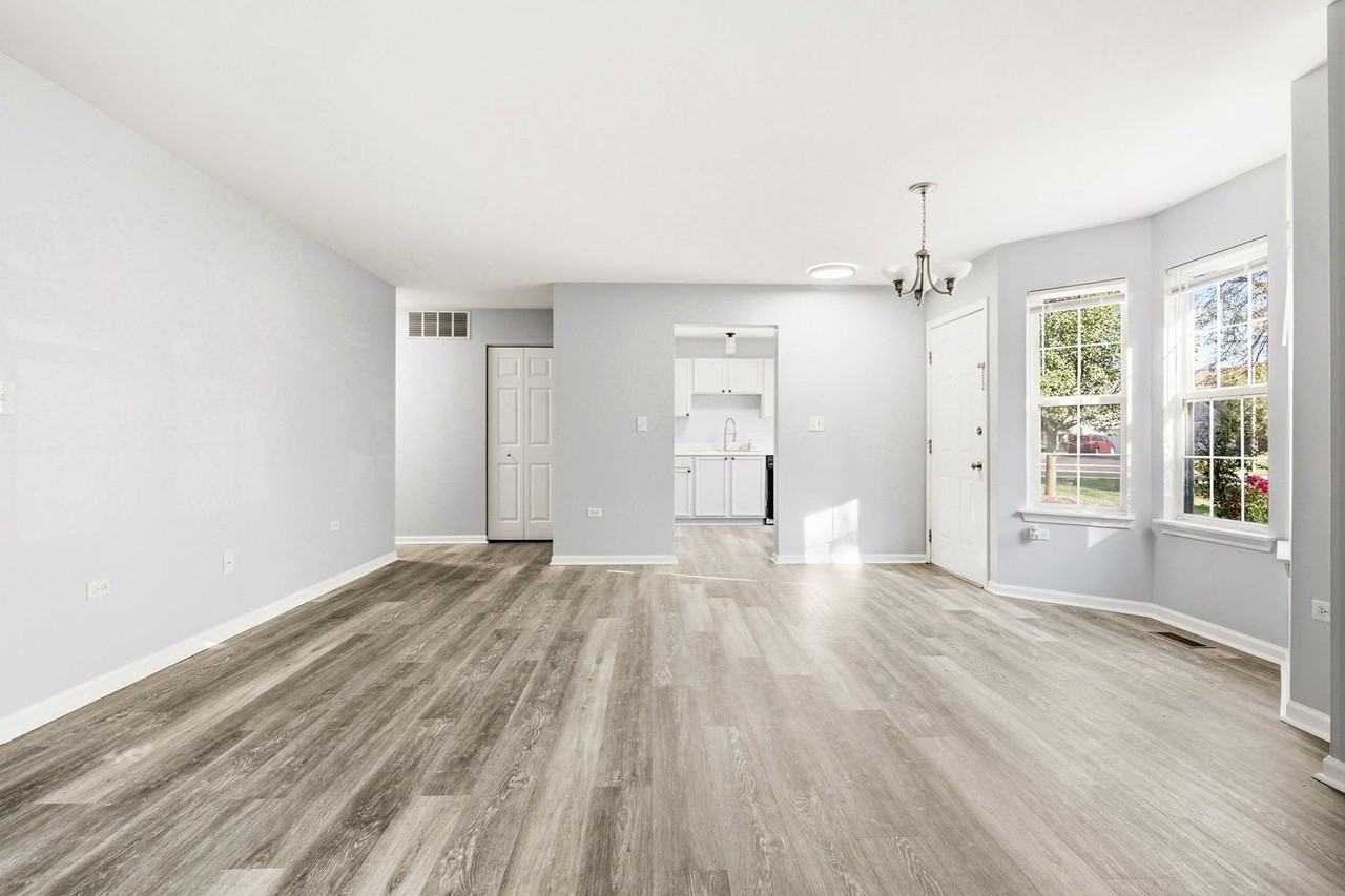 2920 Bartlett Ct #102 - Photo 4 of 26