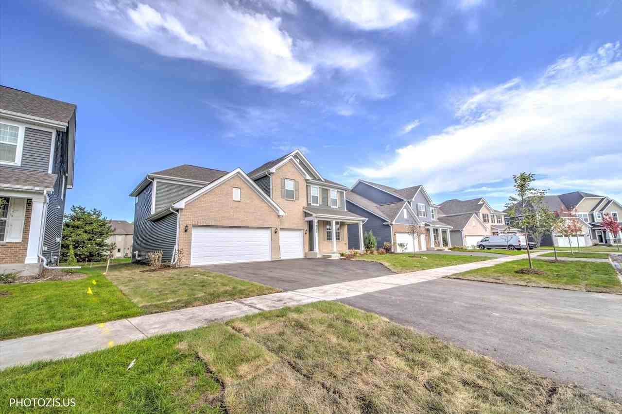 2531 Mallet Ct - Photo 3 of 50