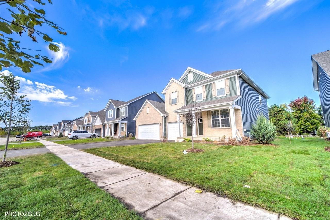 2531 Mallet Ct - Photo 4 of 50