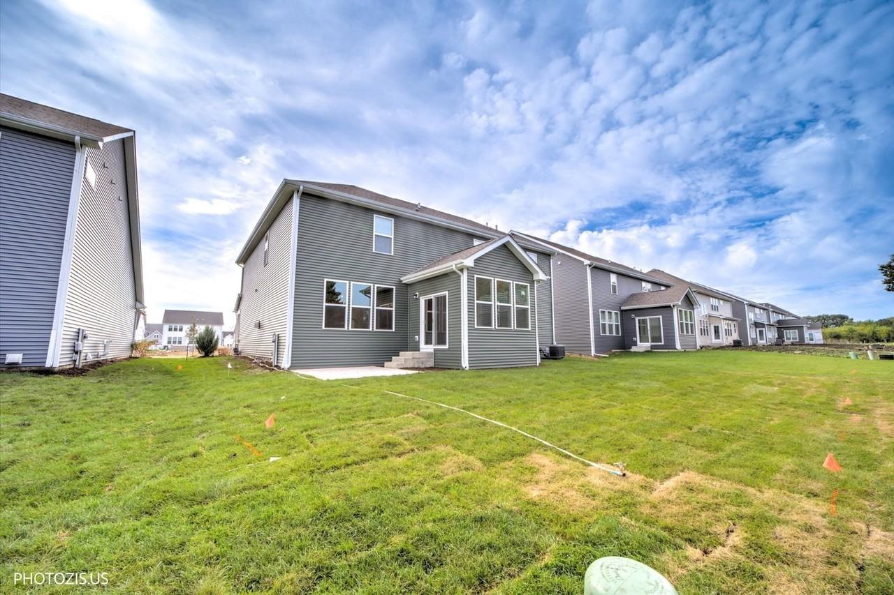 2531 Mallet Ct - Photo 7 of 50