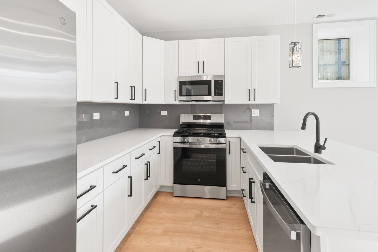 6639 S Langley Ave #1 - Photo 4 of 16