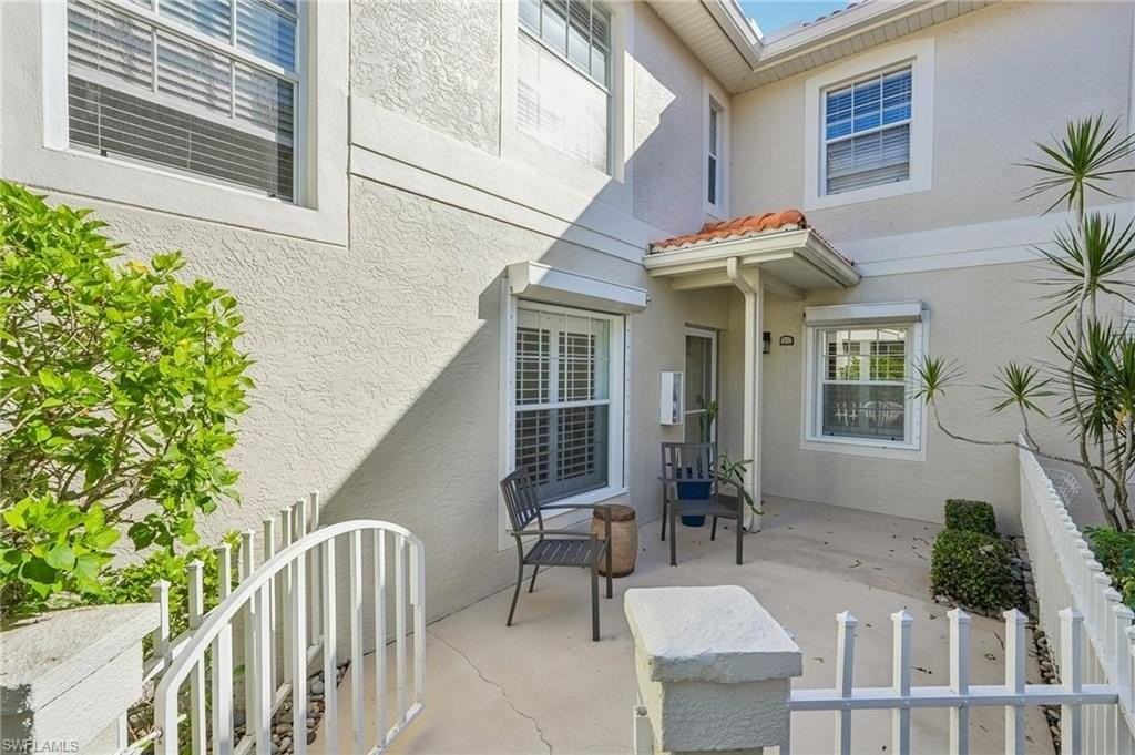 7576 Oleander Gate Dr #102 - Photo 5 of 49