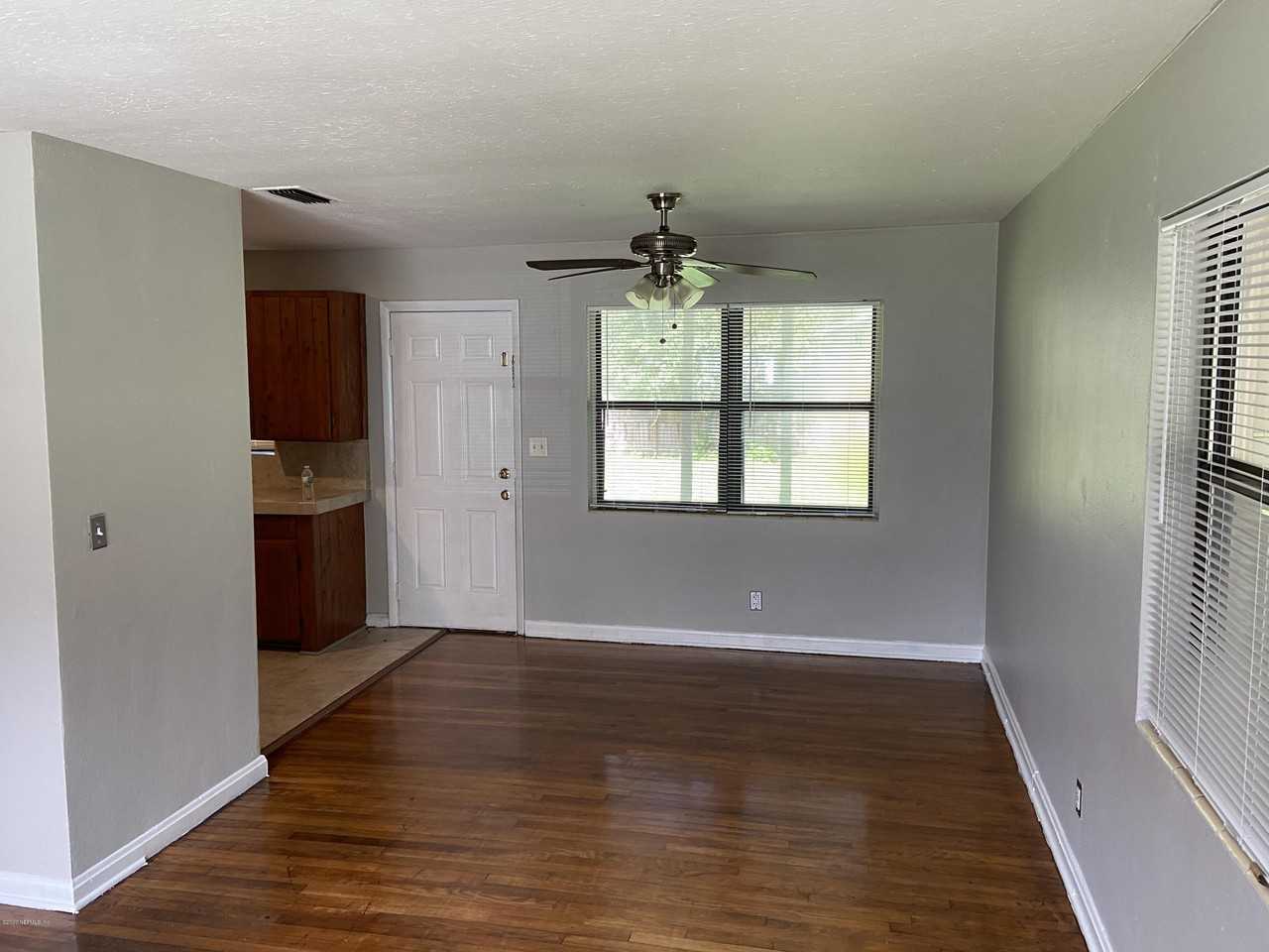 10218 Haverford Rd - Photo 3 of 10