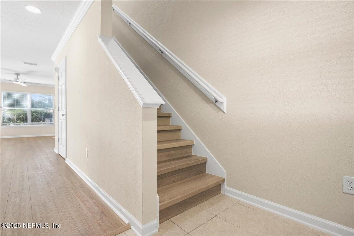 409 Walnut Dr - Photo 3 of 30