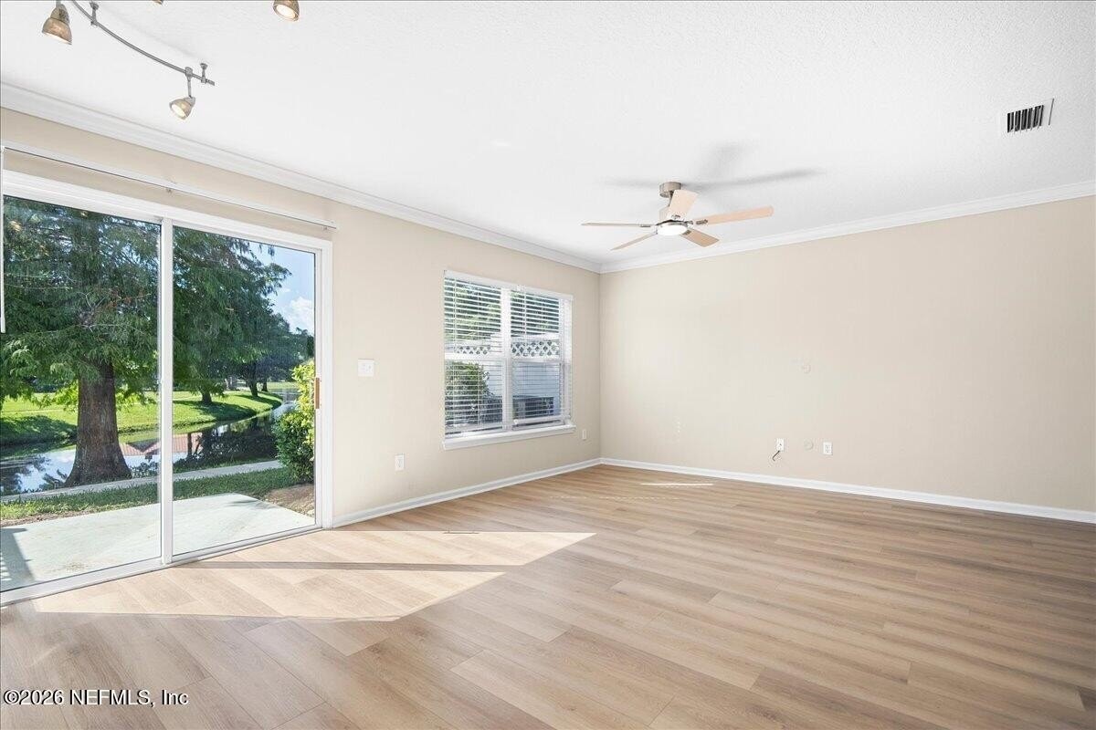 409 Walnut Dr - Photo 6 of 30