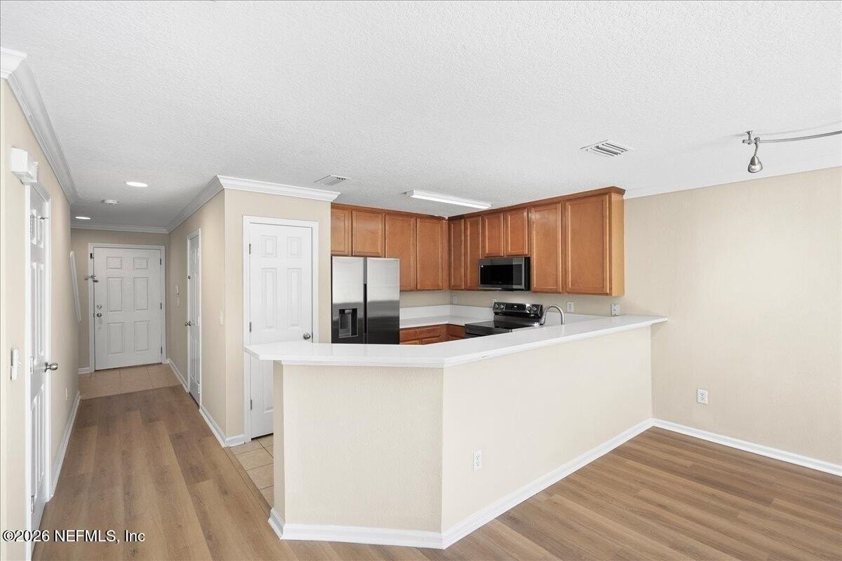 409 Walnut Dr - Photo 7 of 30
