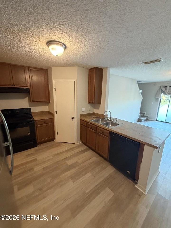 4676 Playschool Dr - Photo 4 of 10