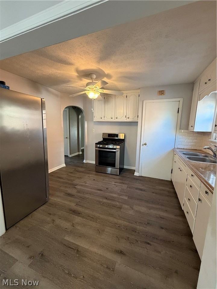 311 Fowles Rd - Photo 3 of 13
