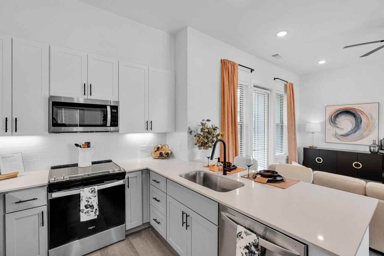 303 Bernard Street - Photo 3 of 8