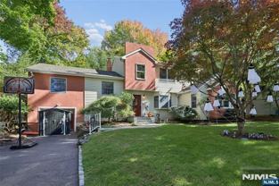 442 11th St - Photo 1 of 1
