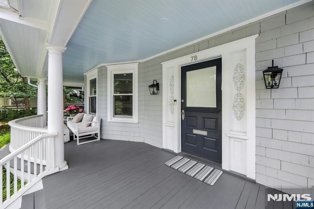 78 Franklin St - Photo 4 of 42