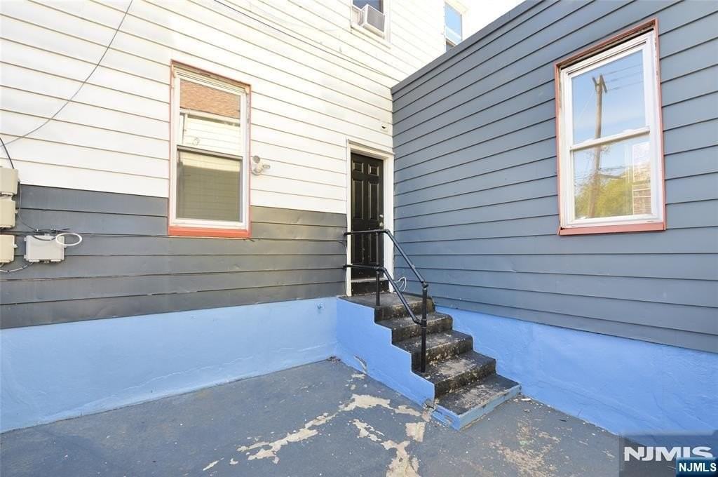 6245 Kennedy Blvd #REAR - Photo 3 of 16