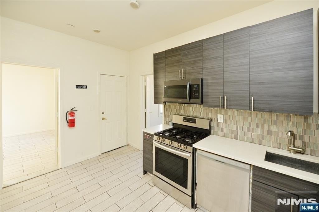 6245 Kennedy Blvd #REAR - Photo 5 of 16