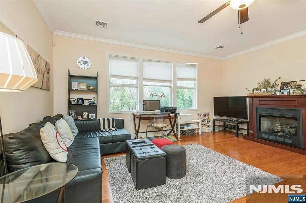 12 Hemlock Ln - Photo 5 of 16