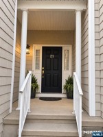 featured image of 21 Spring Hollow Rd