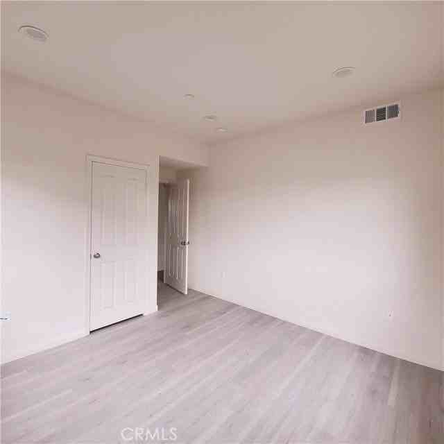 10341 Western Ave #5 - Photo 5 of 7