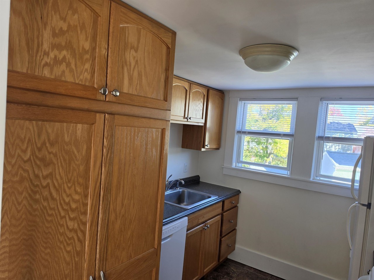 49 6th St #D - Photo 5 of 18