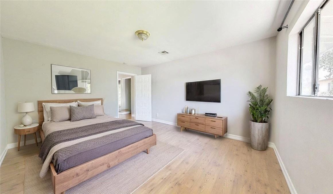 547 Pepper St - Photo 4 of 8