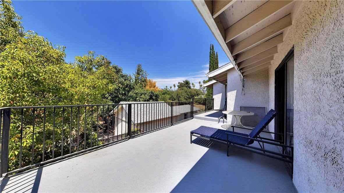 547 Pepper St - Photo 7 of 8