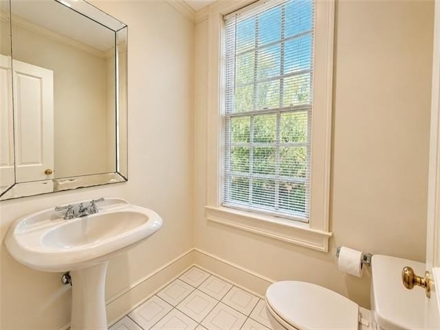 202 S Tyler St - Photo 5 of 7