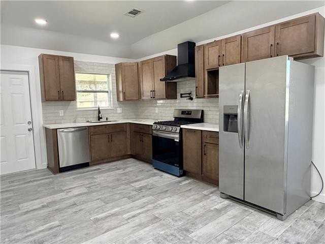 128 5th St - Photo 3 of 18