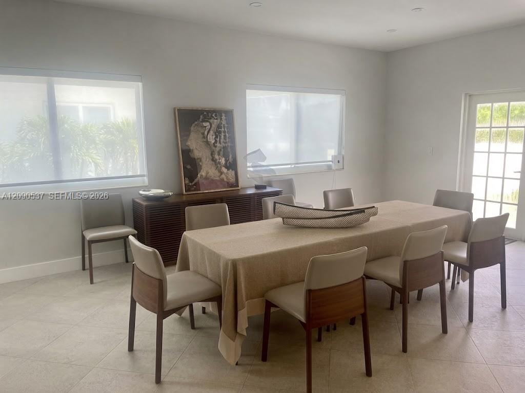 1526 Sw 18th St - Photo 5 of 8