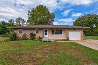 1853 S Keeler Ave - Photo 1 of 1