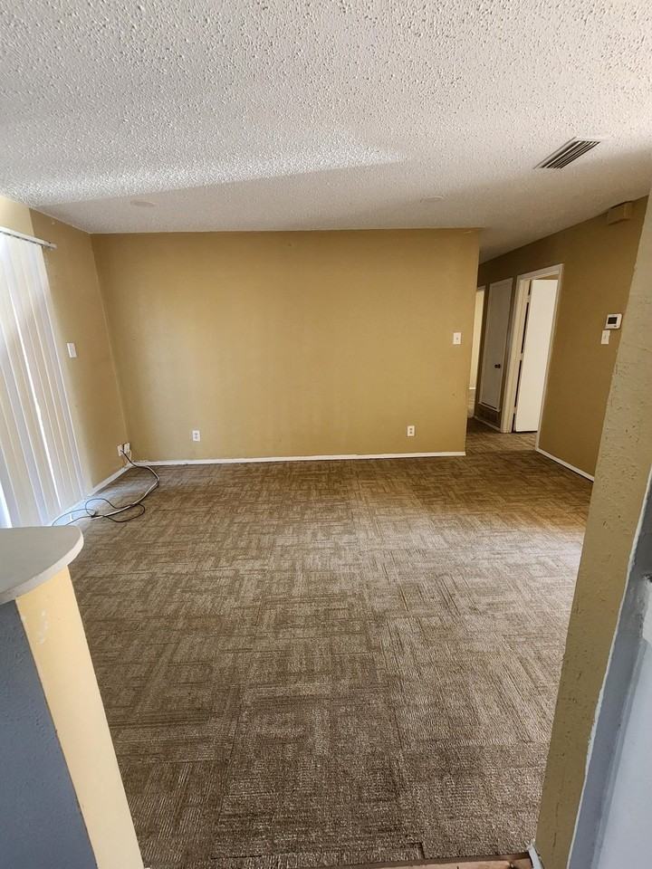 6414 Cinnamon Oaks Dr - Photo 3 of 8