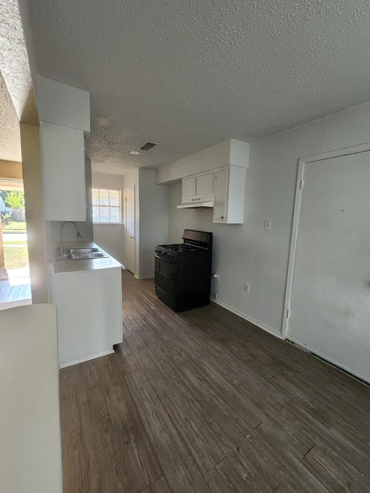 6414 Cinnamon Oaks Dr - Photo 4 of 8