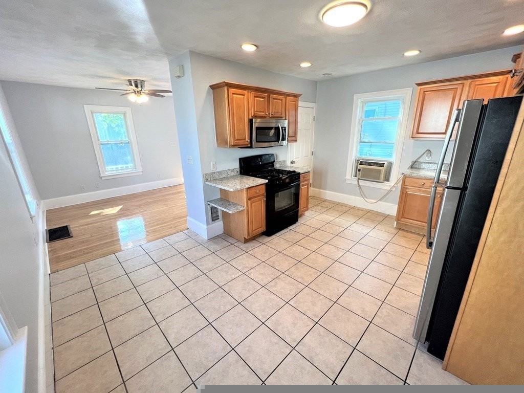 46 Sammett St - Photo 6 of 8
