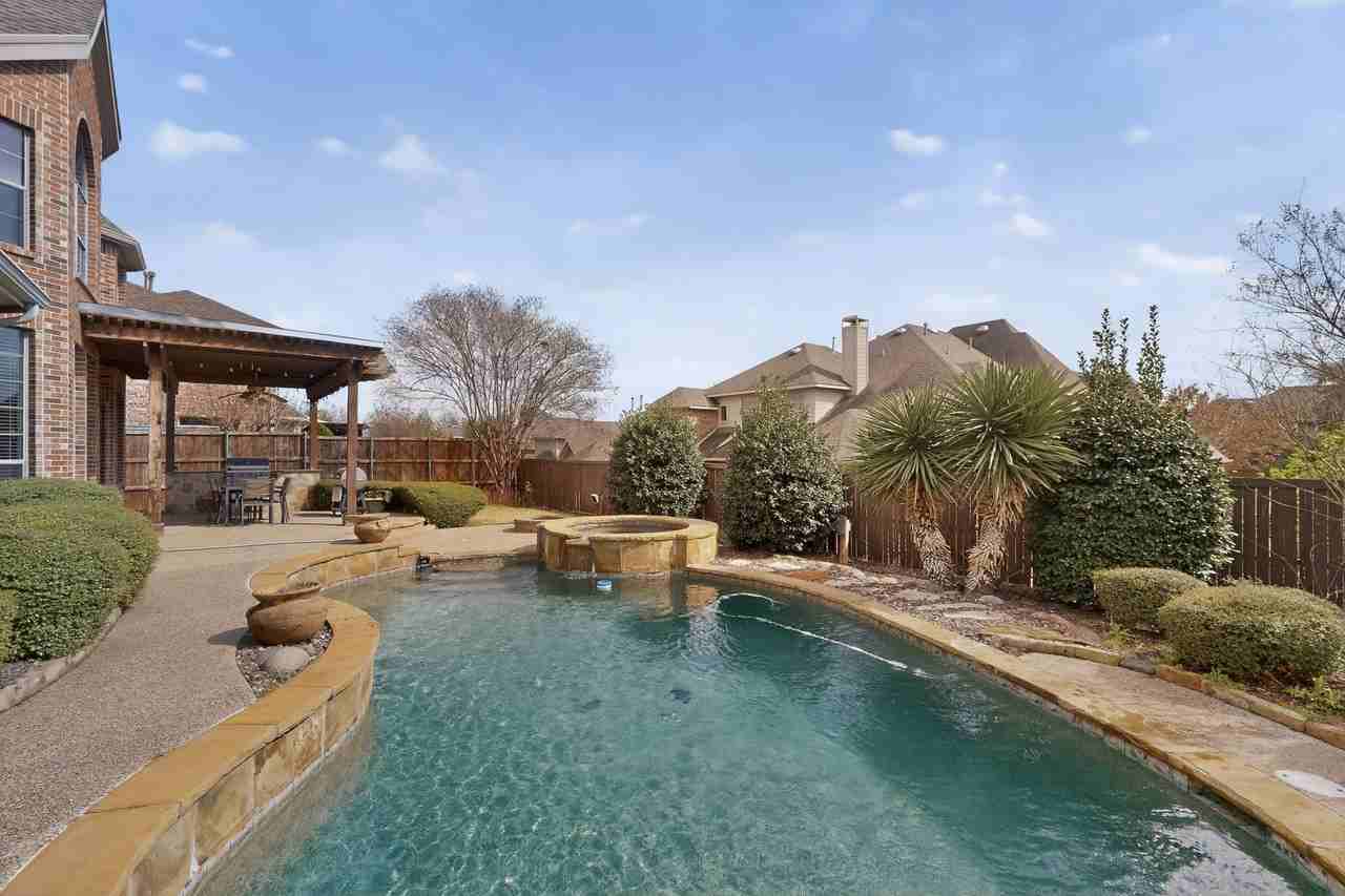 1509 Stone Dr - Photo 3 of 24