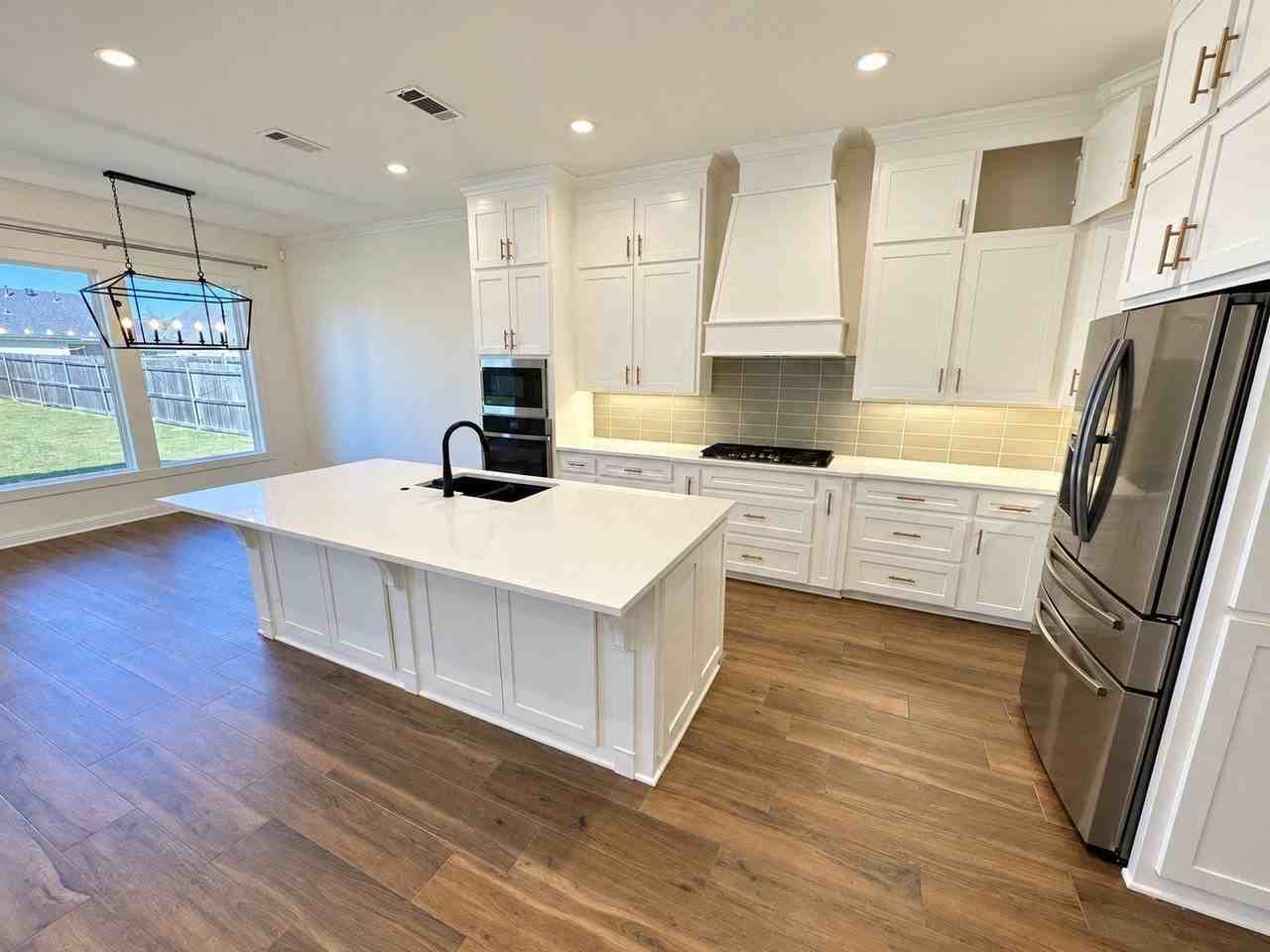 609 Meridian Way - Photo 3 of 13