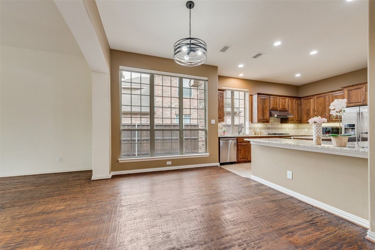 7816 Royal Gorge Ln - Photo 3 of 21