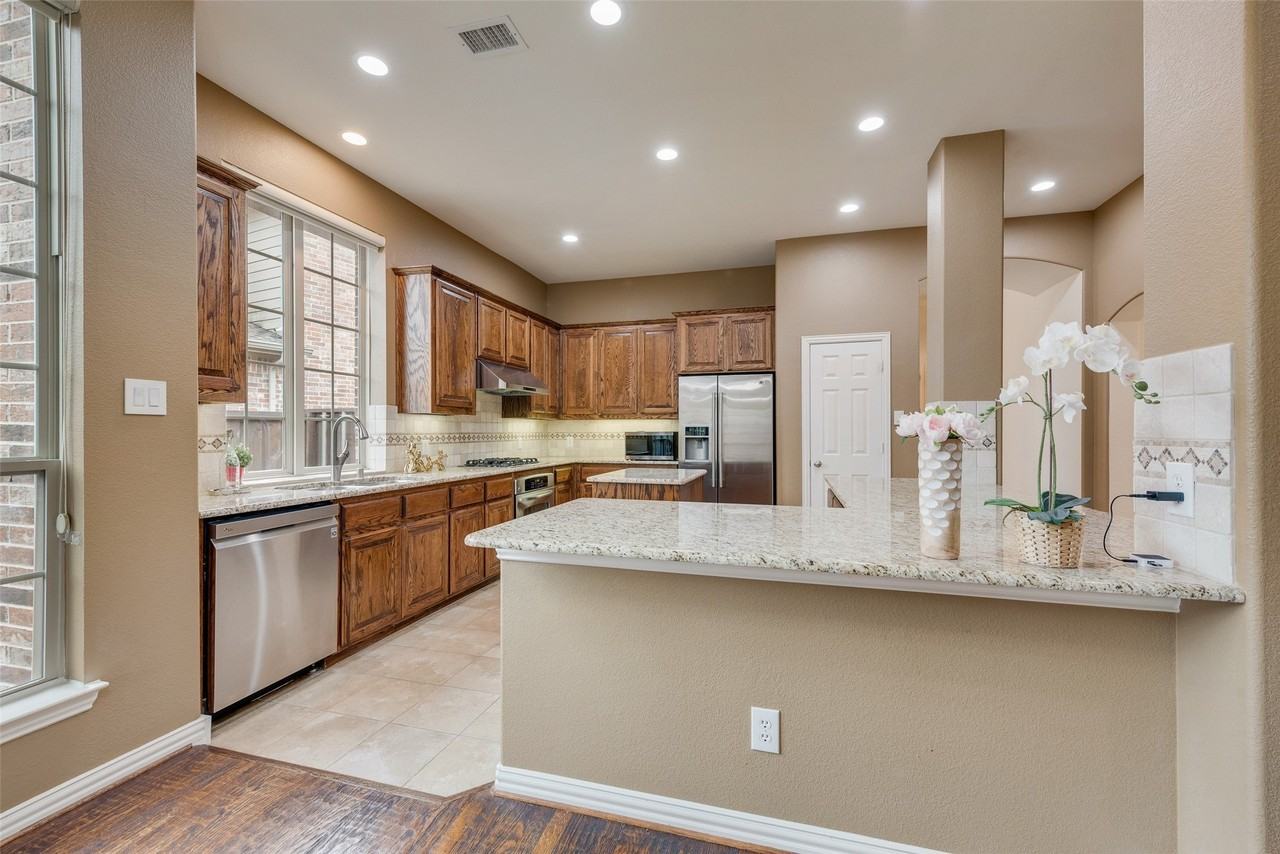 7816 Royal Gorge Ln - Photo 4 of 21