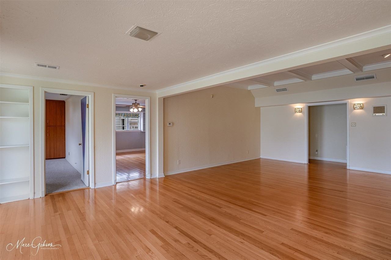 728 Ontario St - Photo 6 of 32